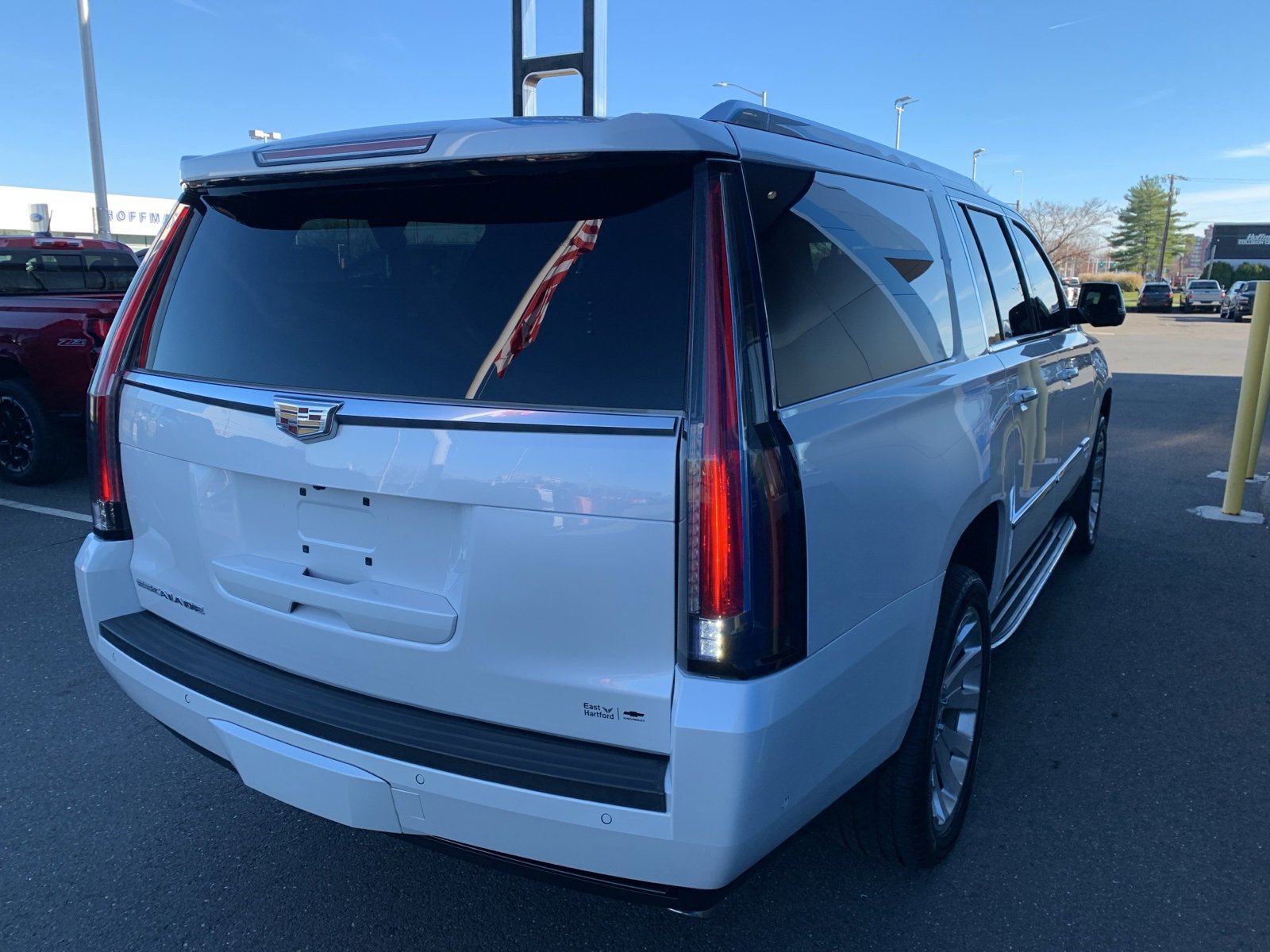 Used 2017 Cadillac Escalade ESV 4WD image 5