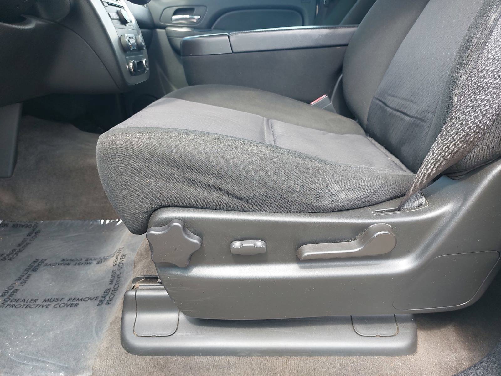 Used 2010 Chevrolet Suburban LS RWD image 24