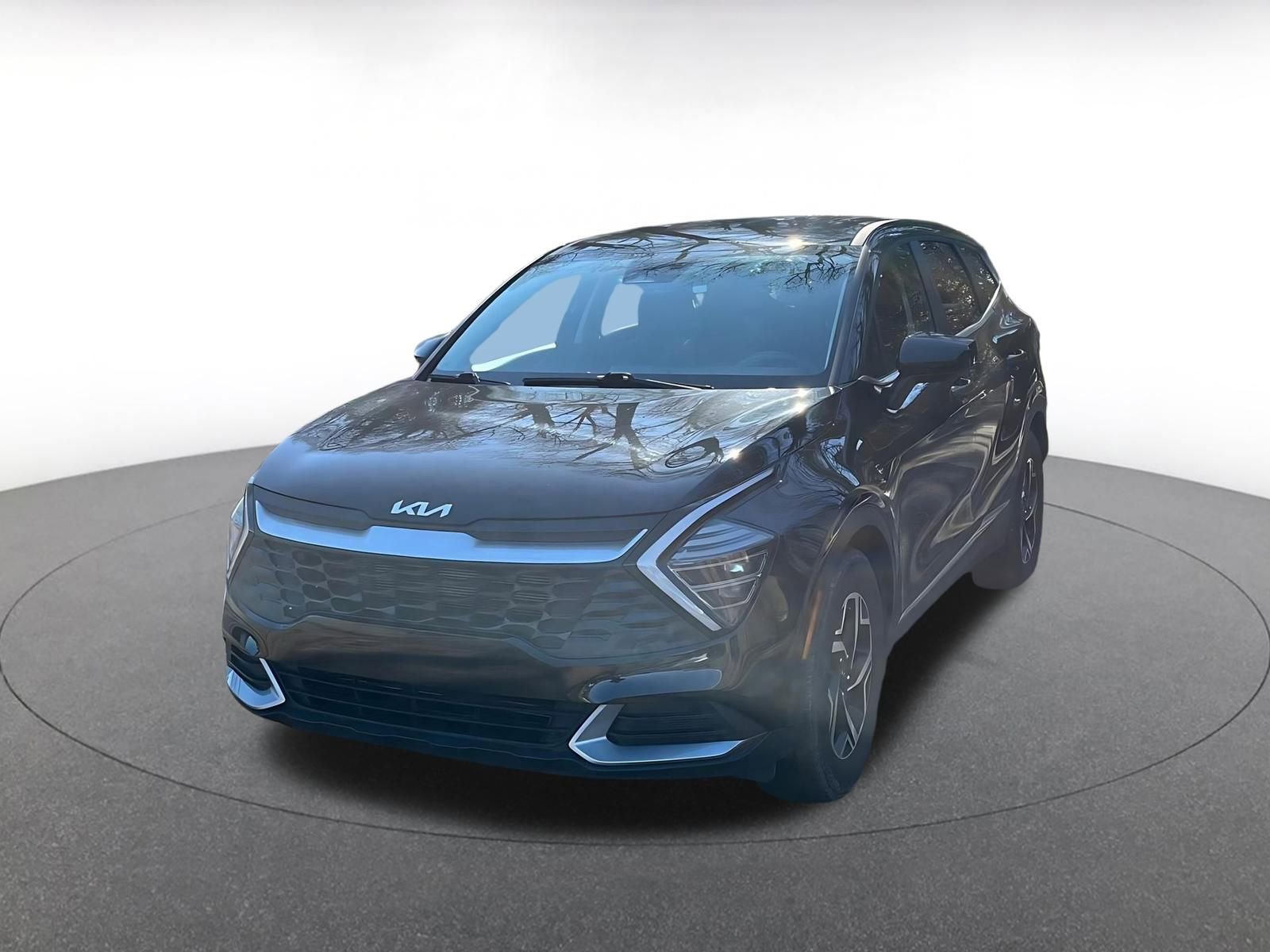 Used 2025 Kia Sportage LX image 4