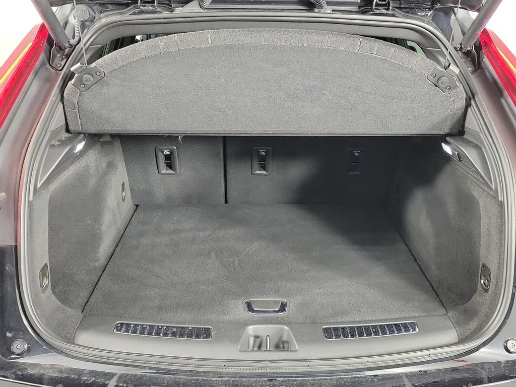 Certified 2023 Cadillac XT4 Premium Luxury AWD/4WD image 9