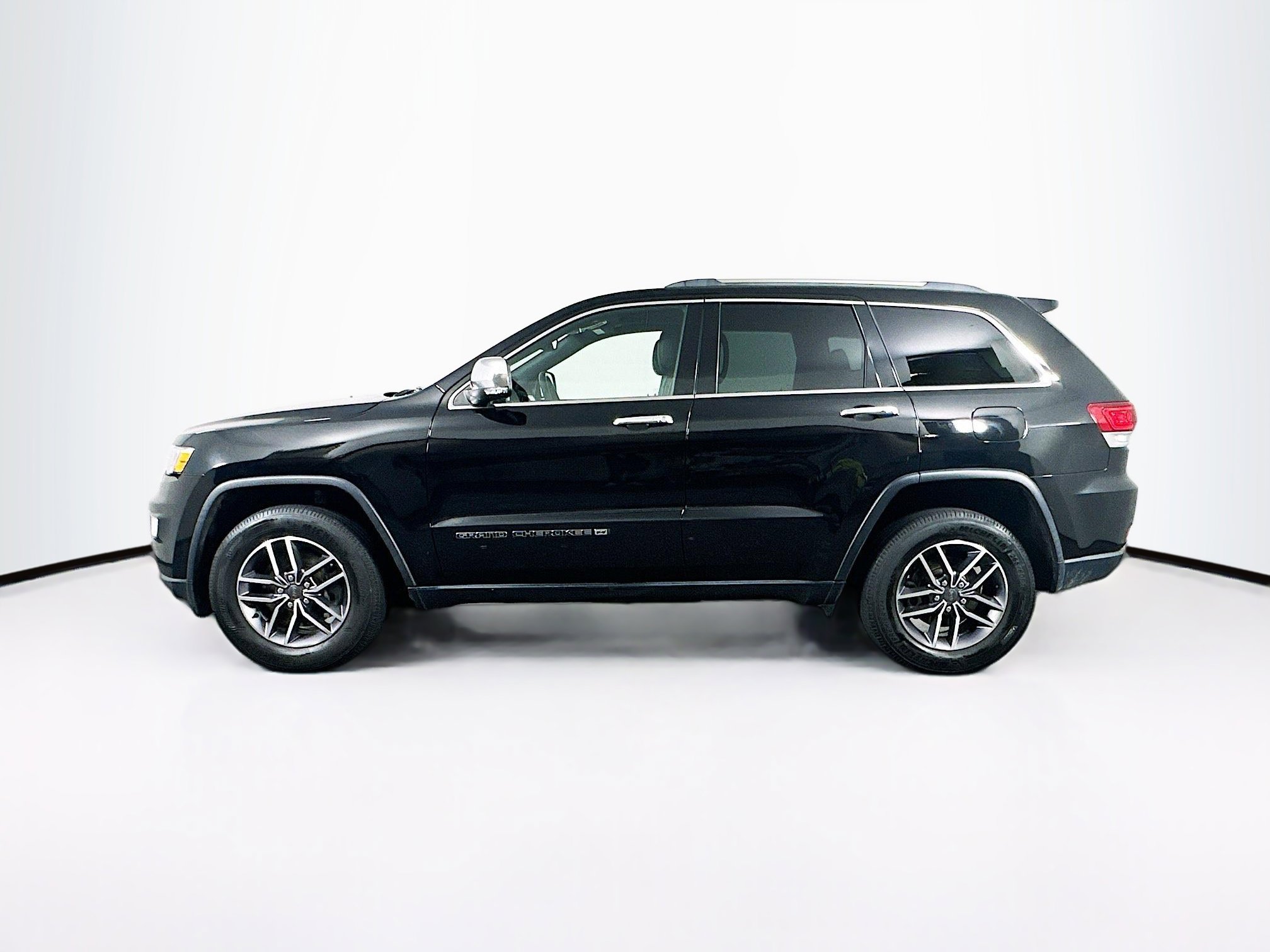 Used 2022 Jeep Grand Cherokee Limited image 4