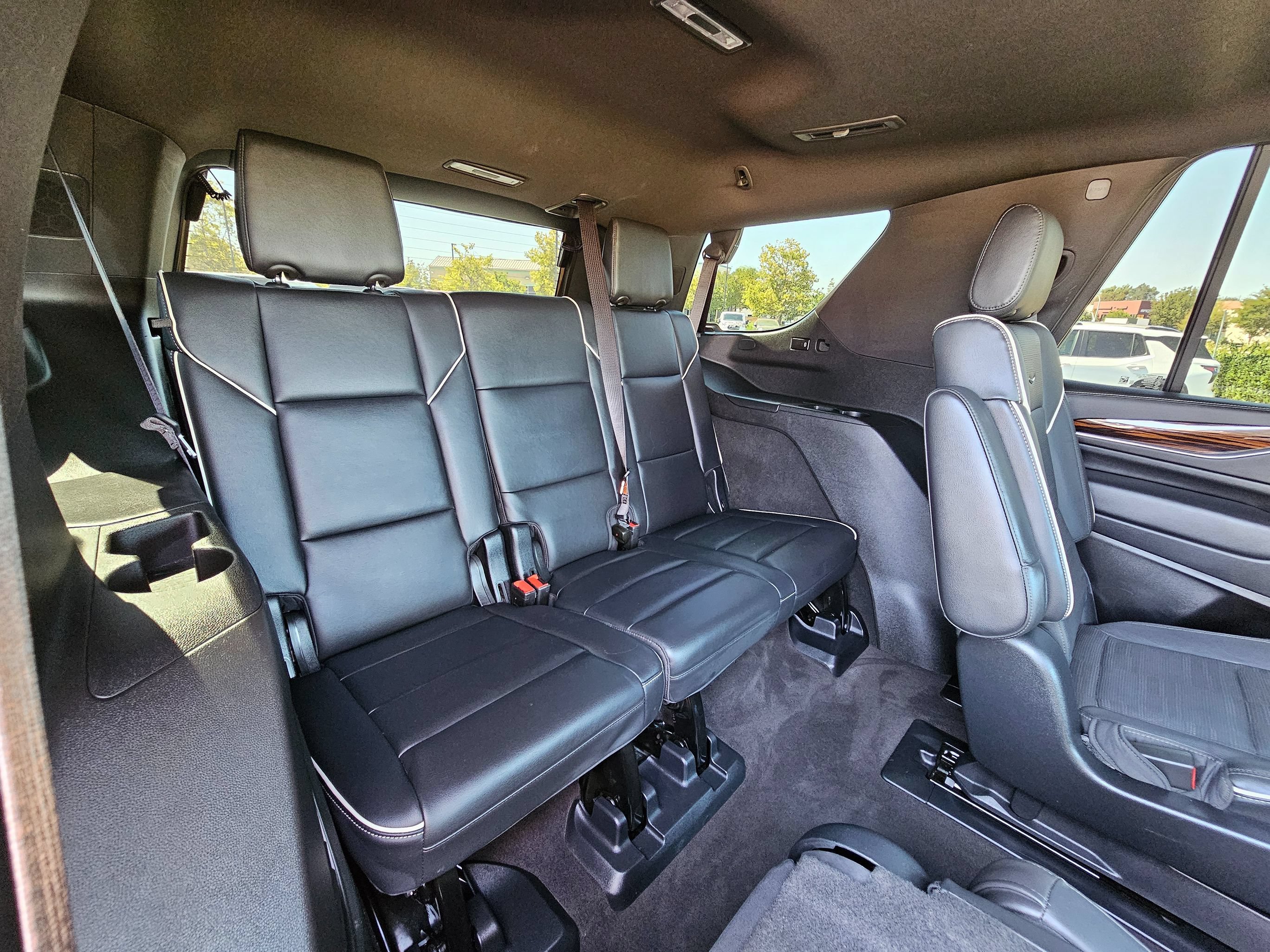 Used 2023 Cadillac Escalade Premium Luxury RWD image 41