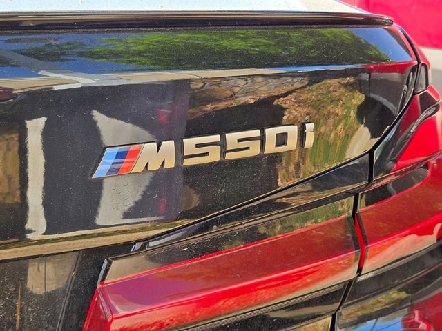 Used 2021 BMW M550i xDrive w/ Dynamic Handling Package image 10