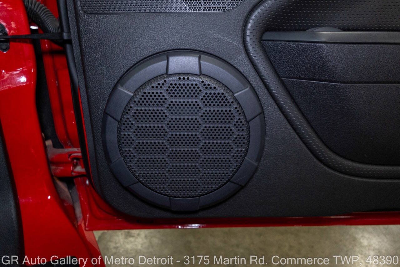 Used 2005 Ford Mustang GT Premium RWD image 36