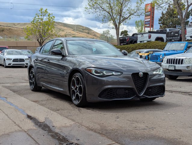 Used 2024 Alfa Romeo Giulia Veloce AWD/4WD image 3