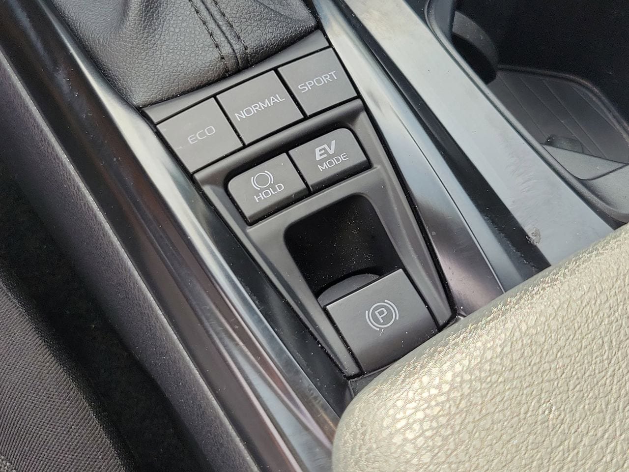 Used 2026 Toyota Camry LE w/ Convenience Package FWD image 29