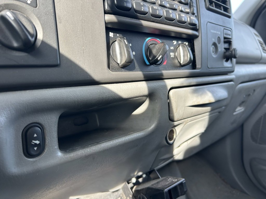 Used 2003 Ford F250 XL image 23