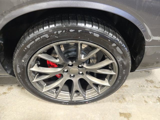 Used 2015 Dodge Challenger SRT image 10
