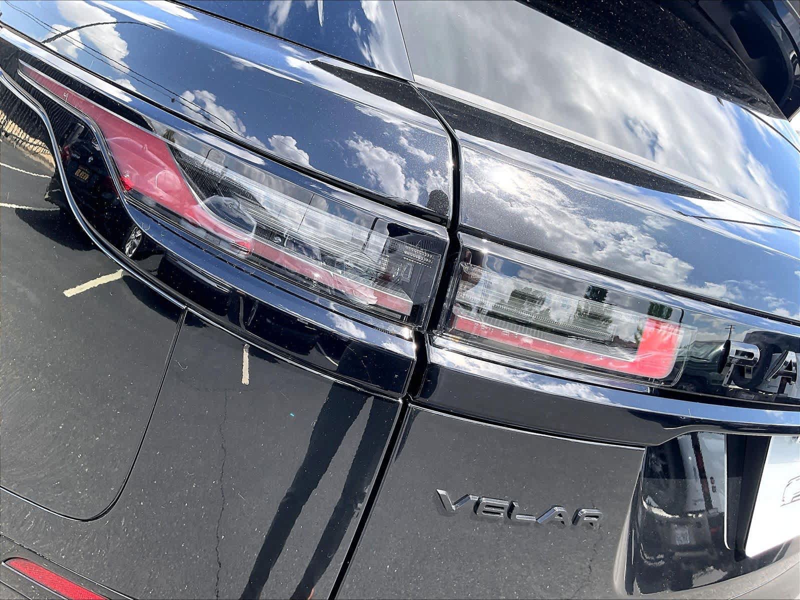 New 2026 Land Rover Range Rover Velar Dynamic SE AWD/4WD image 24