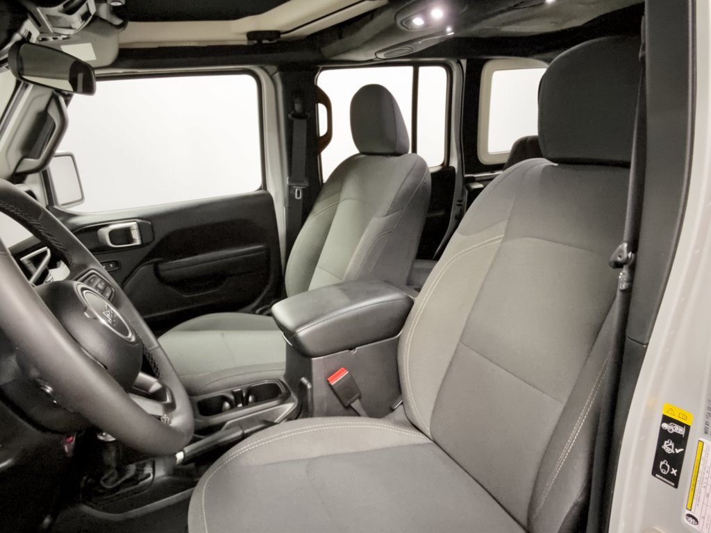 Used 2024 Jeep Wrangler Unlimited AWD/4WD image 5