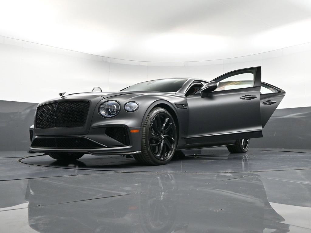 Used 2025 Bentley Flying Spur Plug-In Hybrid image 44