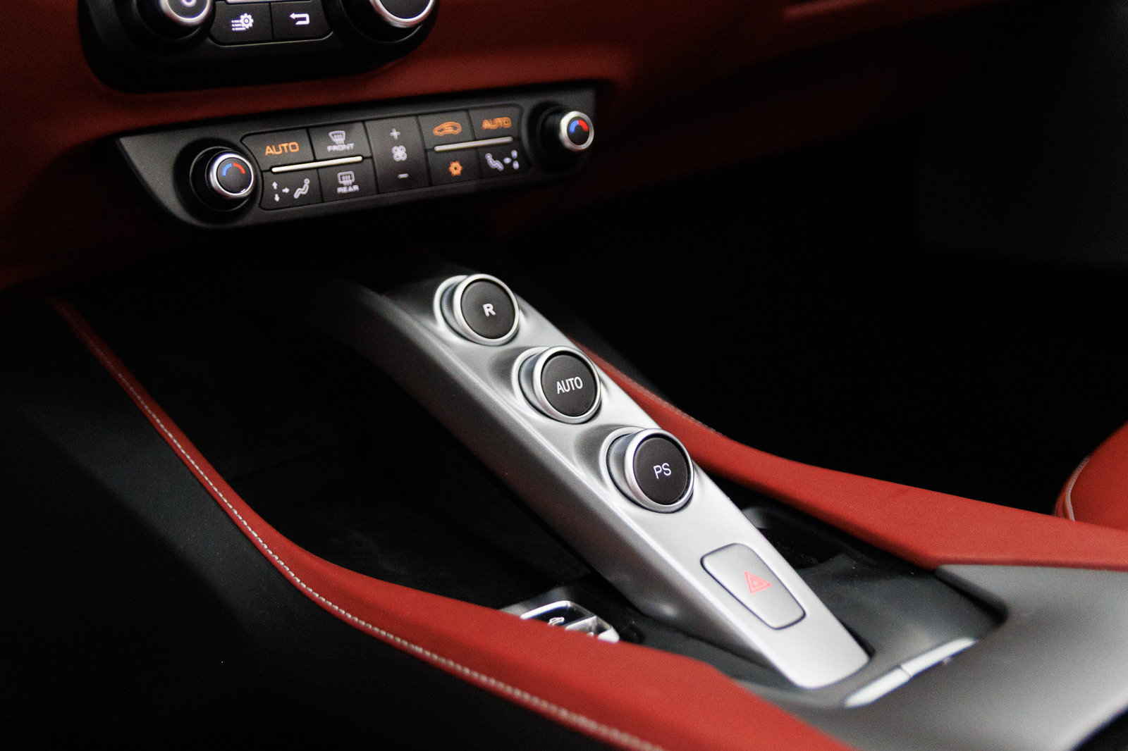 Used 2019 Ferrari Portofino RWD image 38
