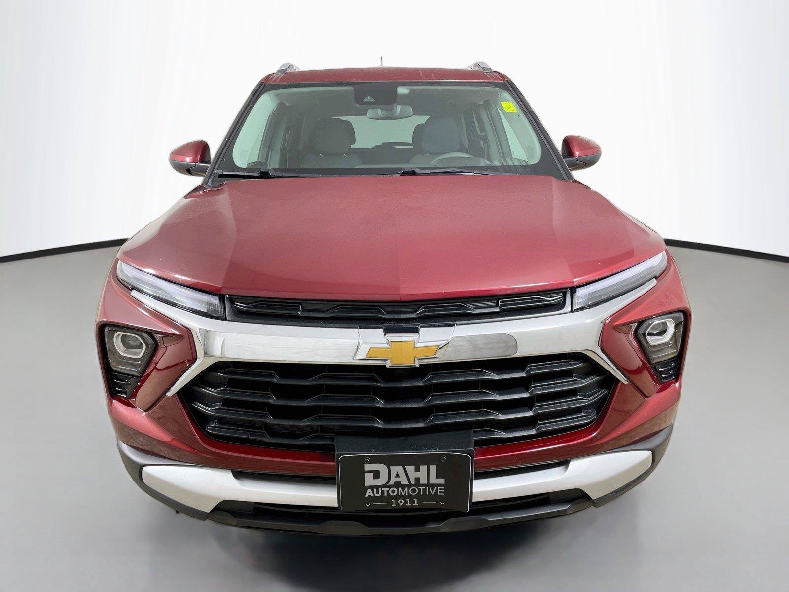 Used 2025 Chevrolet TrailBlazer LT AWD/4WD image 3