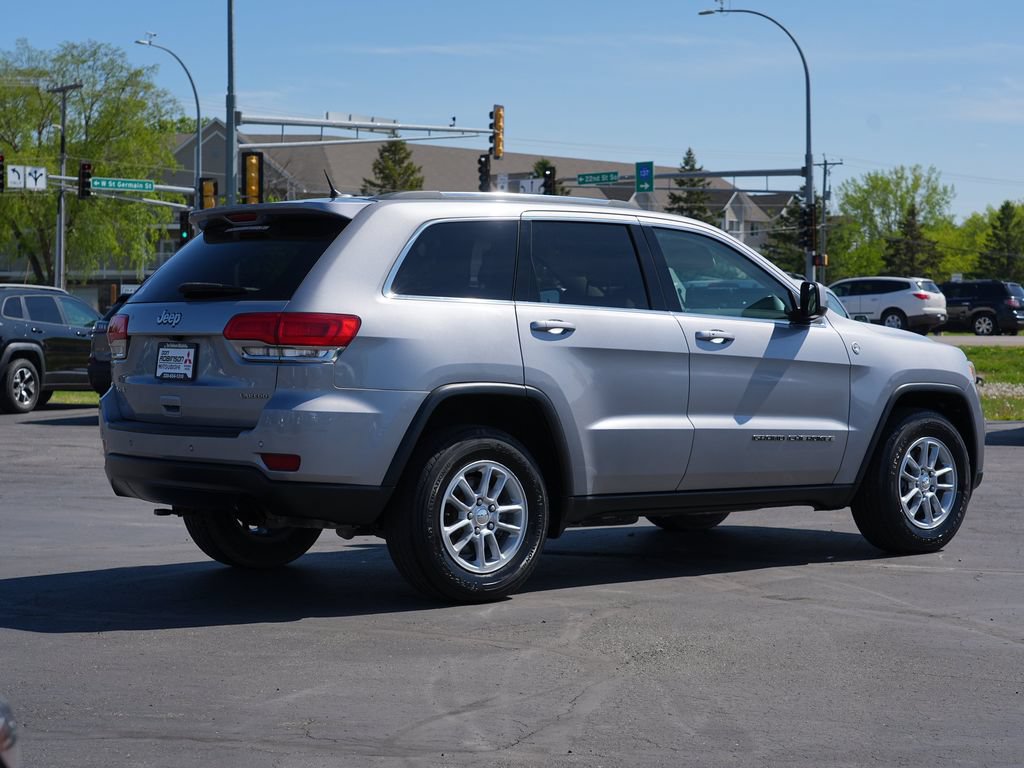 Used 2019 Jeep Grand Cherokee Laredo AWD/4WD image 3
