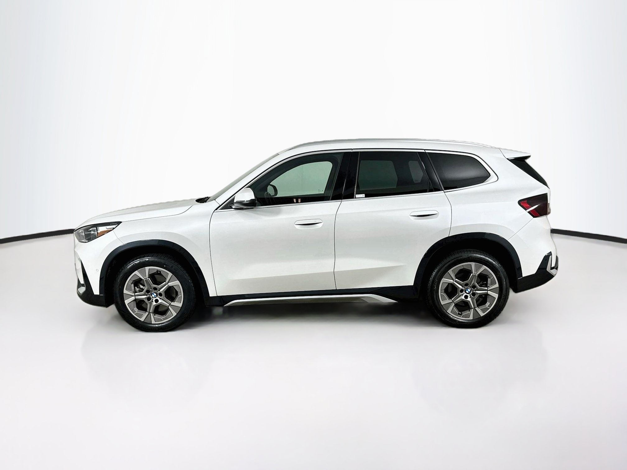 Used 2026 BMW X1 xDrive28i AWD/4WD image 4