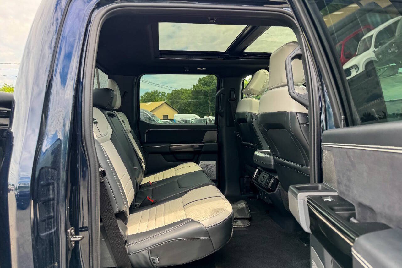 Used 2024 Ford F150 Lightning Platinum AWD/4WD image 17