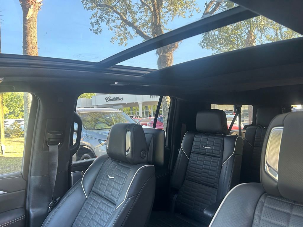 Certified 2025 Cadillac Escalade ESV Sport Platinum AWD/4WD image 10