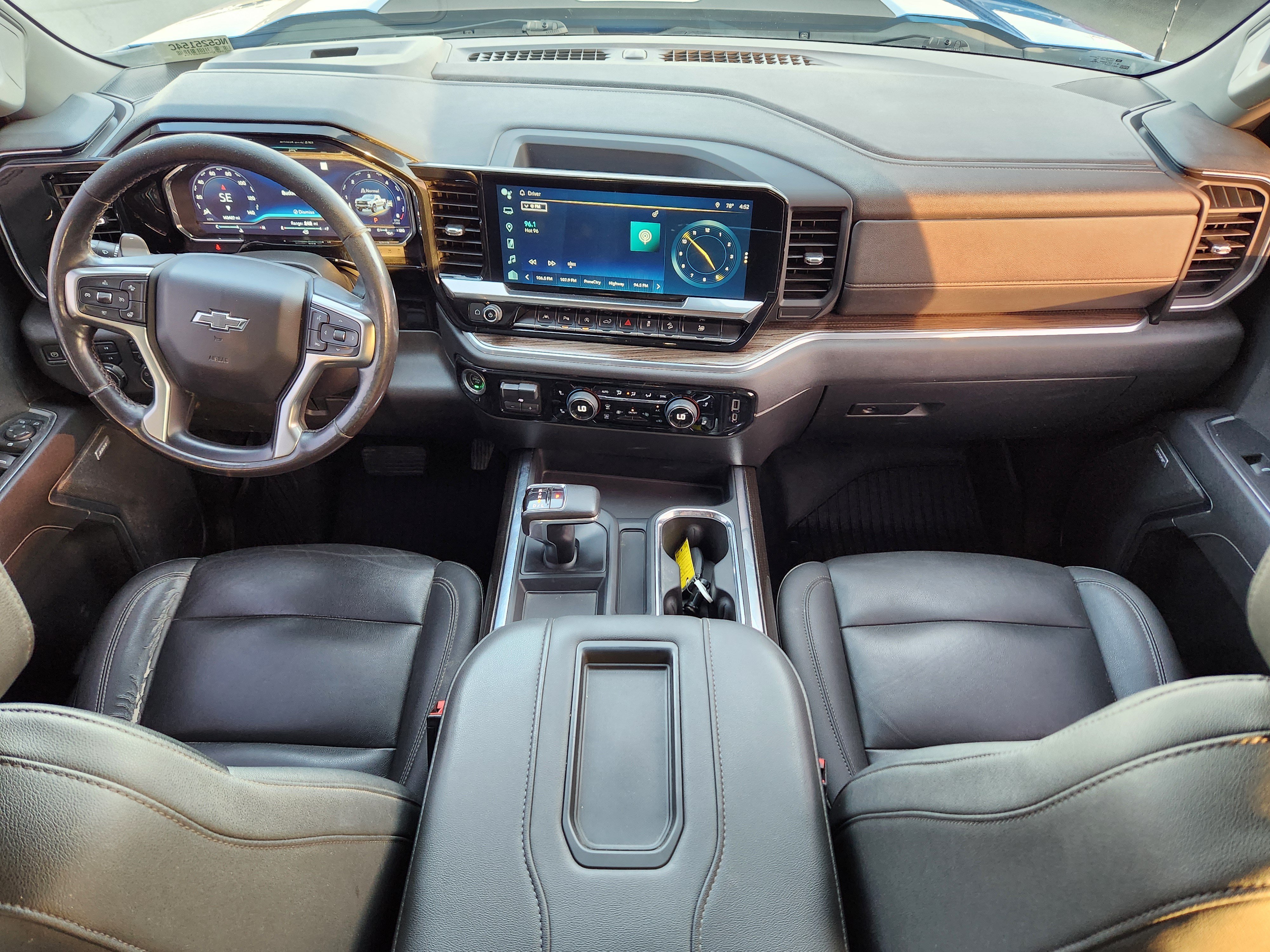 Used 2022 Chevrolet Silverado 1500 LT Trail Boss w/ LT Trail Boss Premium Package AWD/4WD image 15