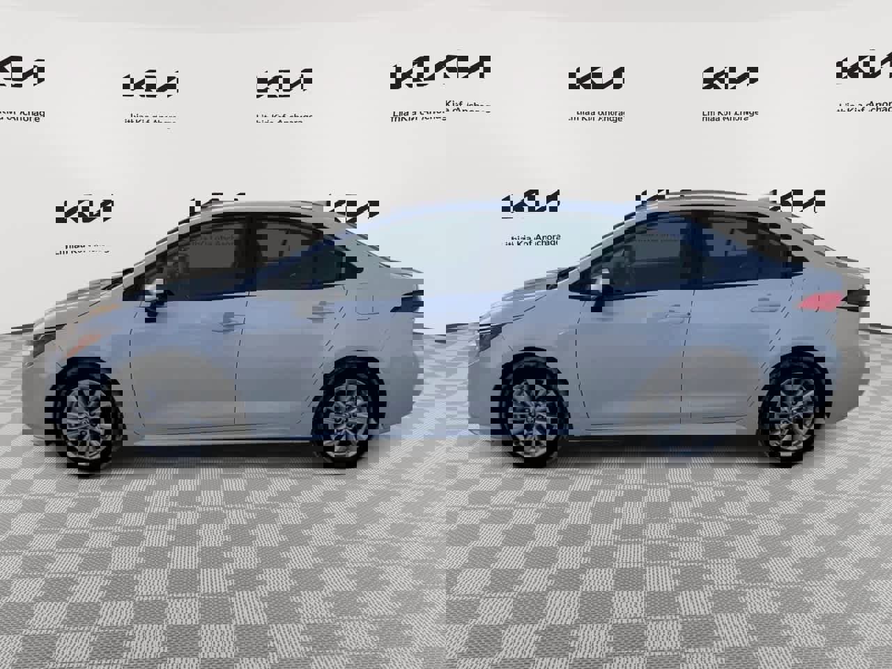 Used 2023 Toyota Corolla LE w/ LE Convenience Package image 5