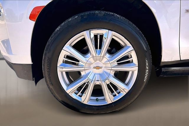 Used 2021 Chevrolet Suburban High Country w/ Premium Package image 8