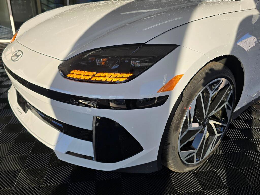 New 2025 Hyundai Ioniq 6 SEL image 11