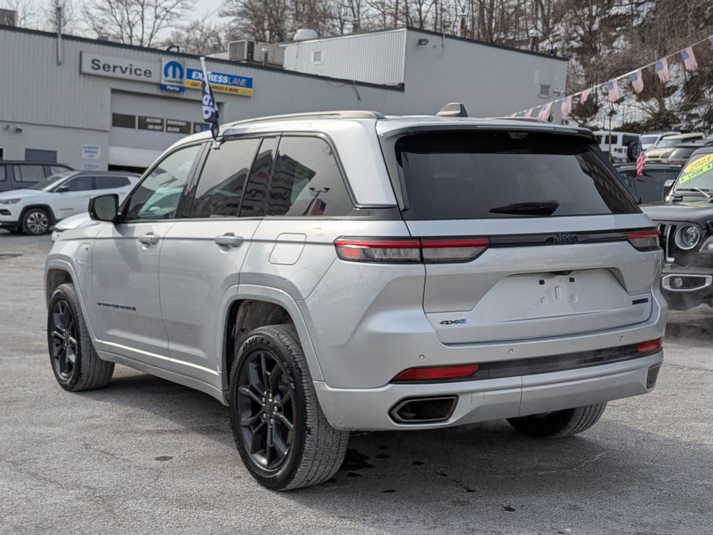 Used 2023 Jeep Grand Cherokee 30th Anniversary image 9