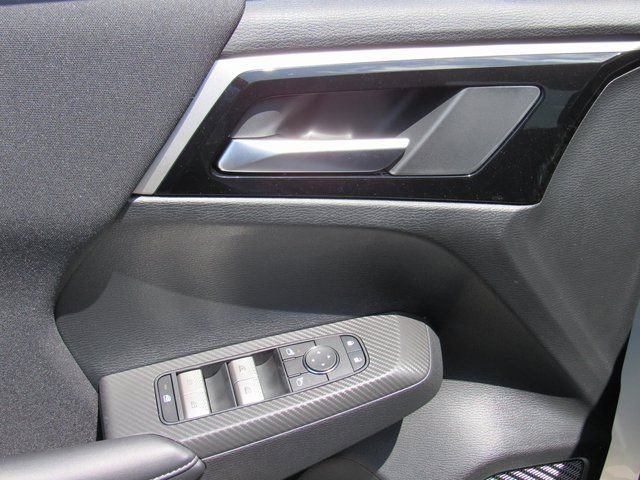 New 2025 Mitsubishi Outlander ES image 12