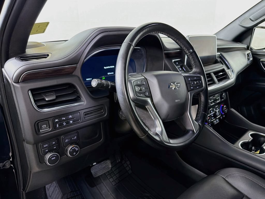 Used 2023 Chevrolet Suburban Z71 w/ Luxury Package AWD/4WD image 10