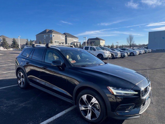 Used 2020 Volvo V60 T5 Cross Country w/ Protection Package Premier image 6