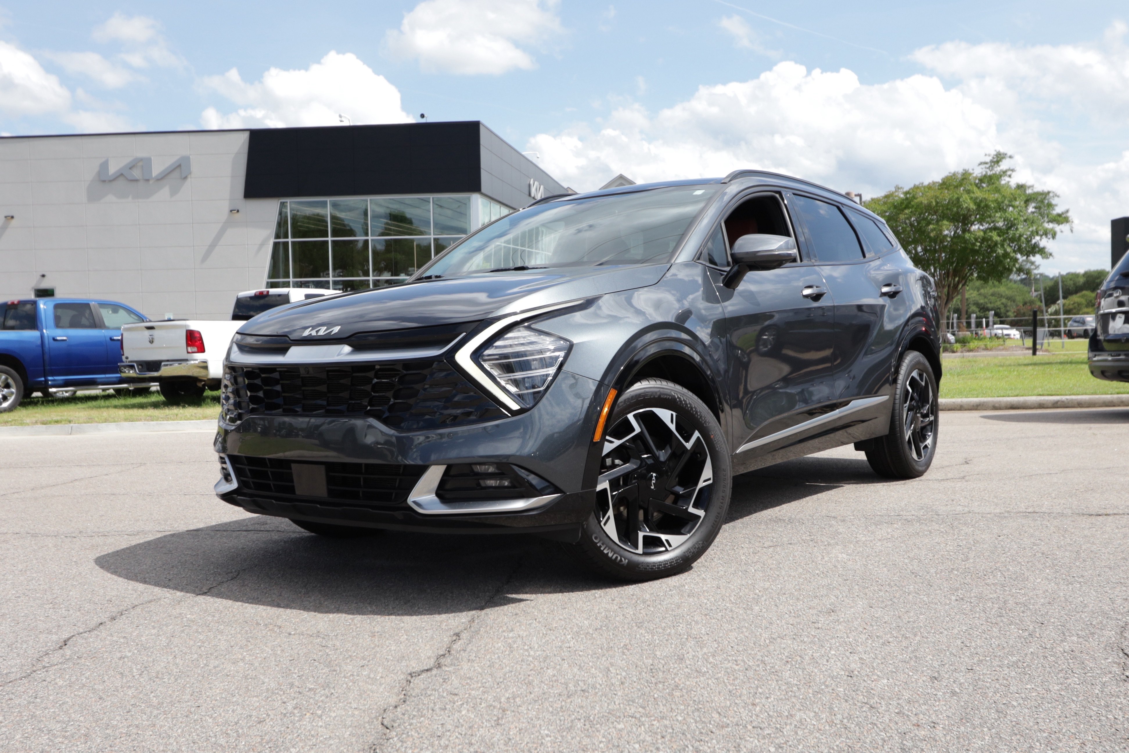 Used 2023 Kia Sportage SX AWD/4WD image 2