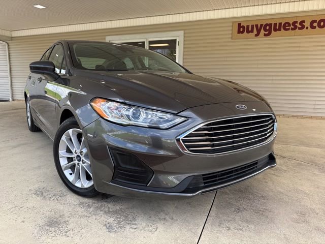 Used 2020 Ford Fusion SE image 2