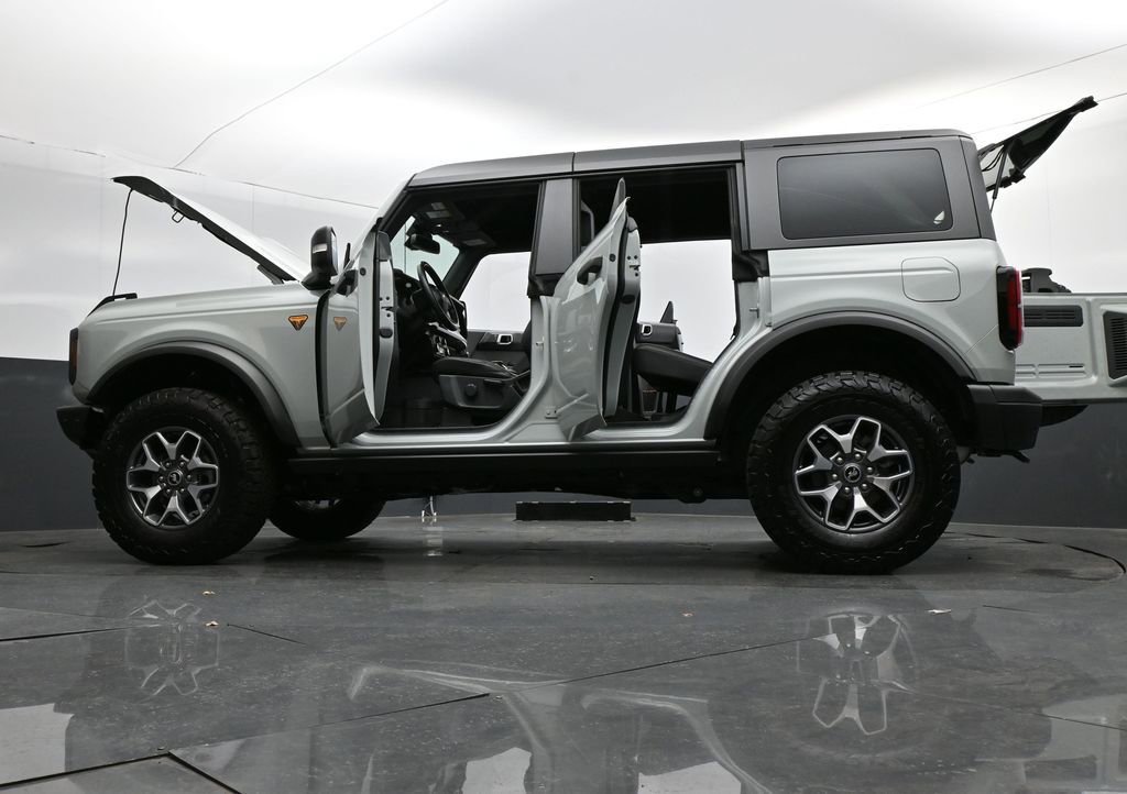 Used 2024 Ford Bronco Badlands image 35