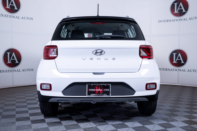 New 2026 Hyundai Venue SEL FWD image 7