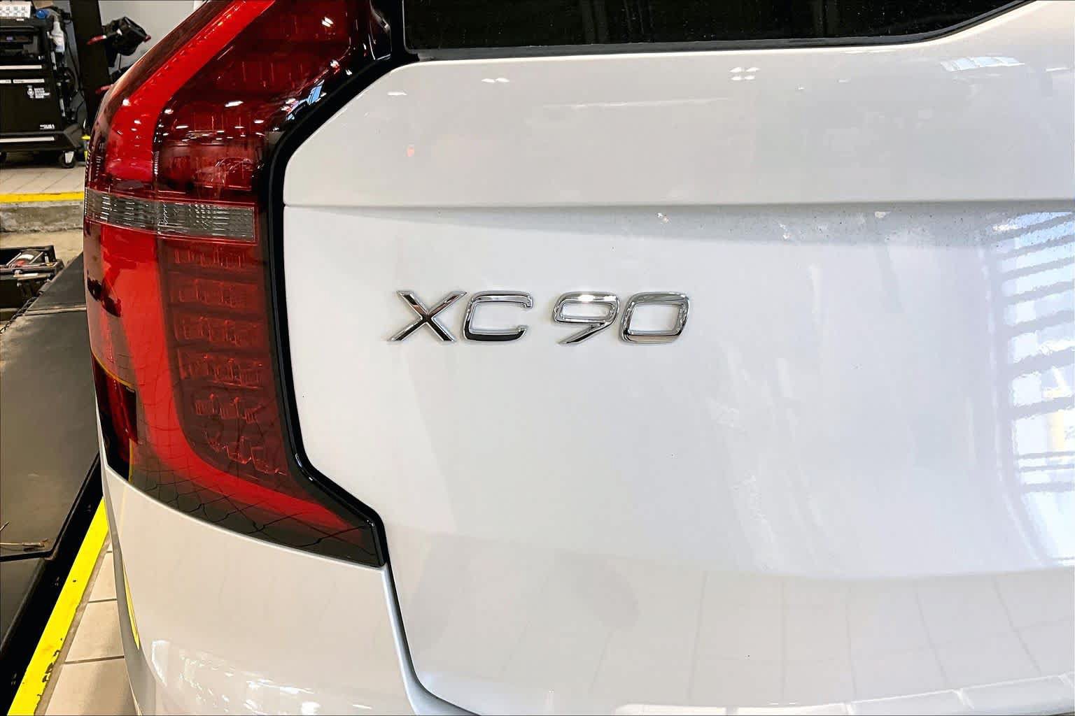 New 2026 Volvo XC90 B6 Plus w/ Protection Package Premier AWD/4WD image 6