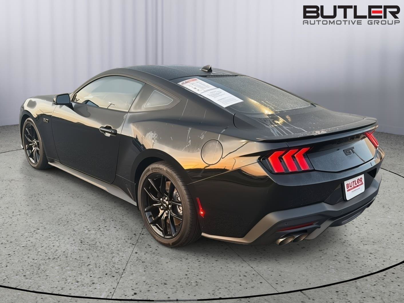 Used 2025 Ford Mustang GT Premium RWD image 4