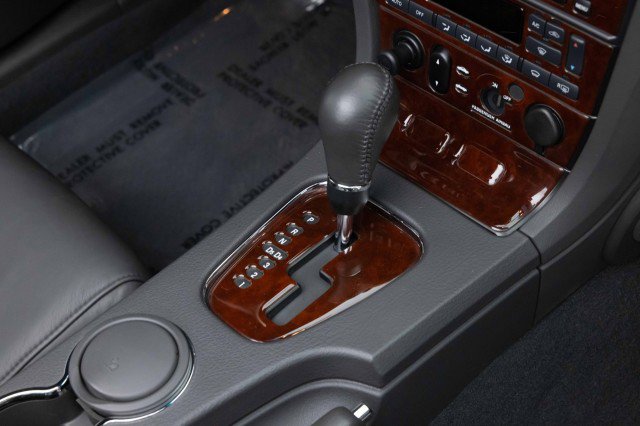 Used 2002 Ford Thunderbird Deluxe image 36