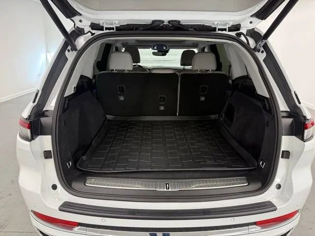 Used 2022 Jeep Grand Cherokee Overland image 8