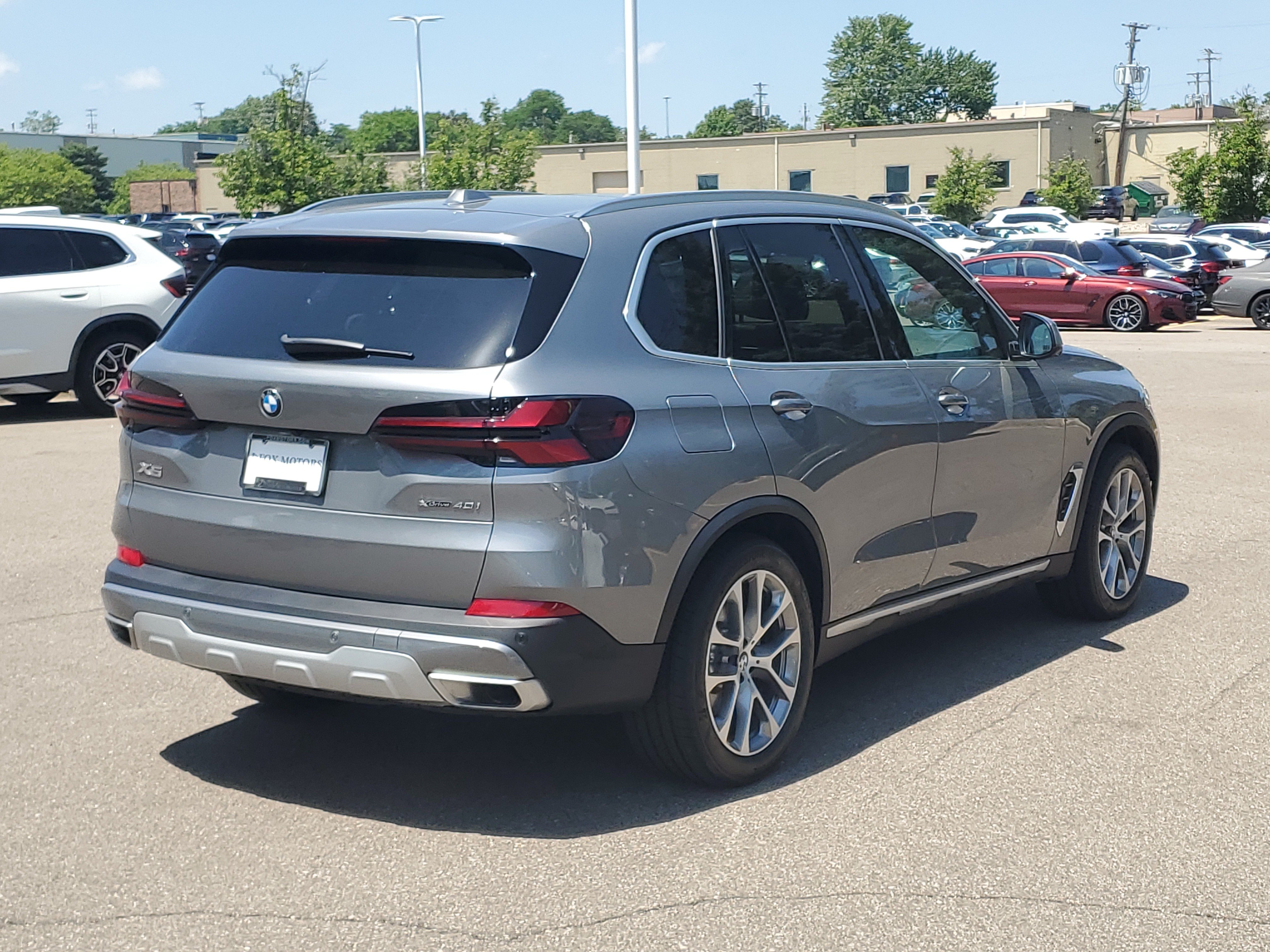 Used 2024 BMW X5 xDrive40i w/ Premium Package AWD/4WD image 6