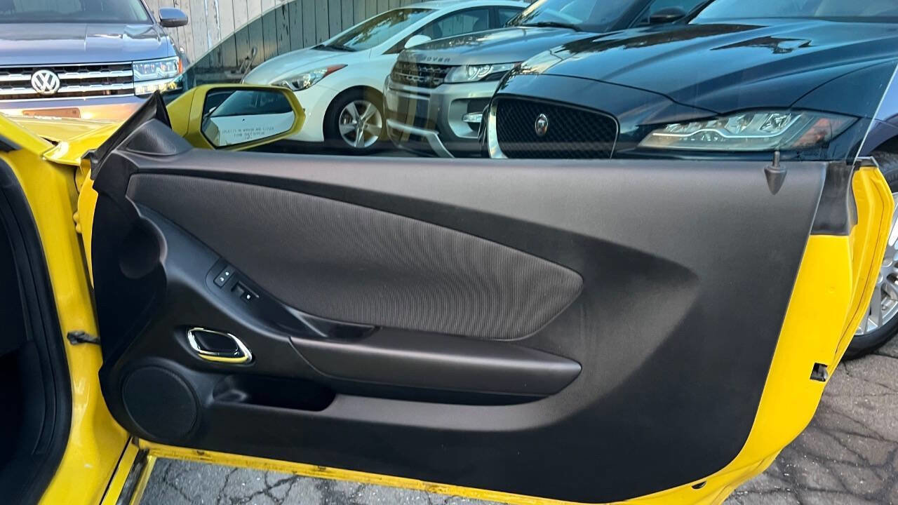 Used 2015 Chevrolet Camaro LT w/ 1LT Preferred Package image 18