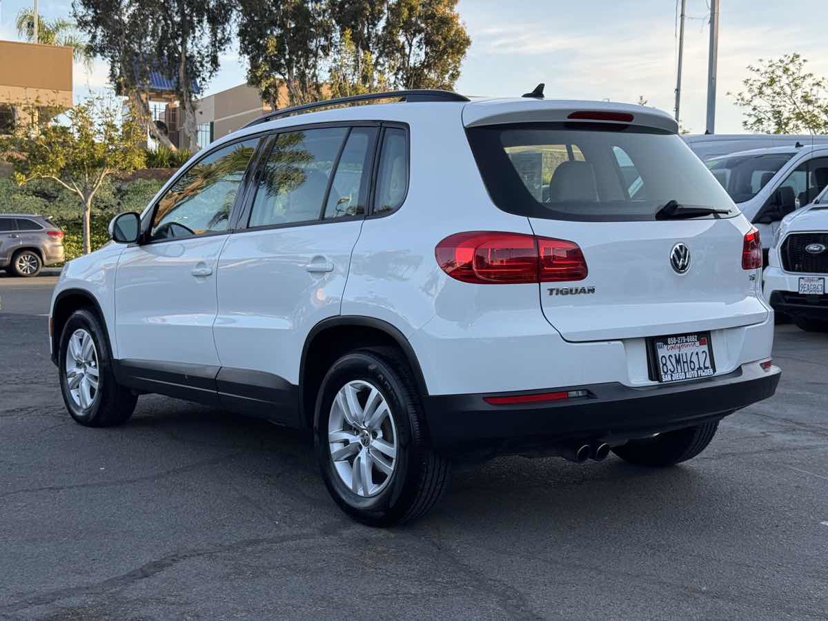 Used 2017 Volkswagen Tiguan S image 12
