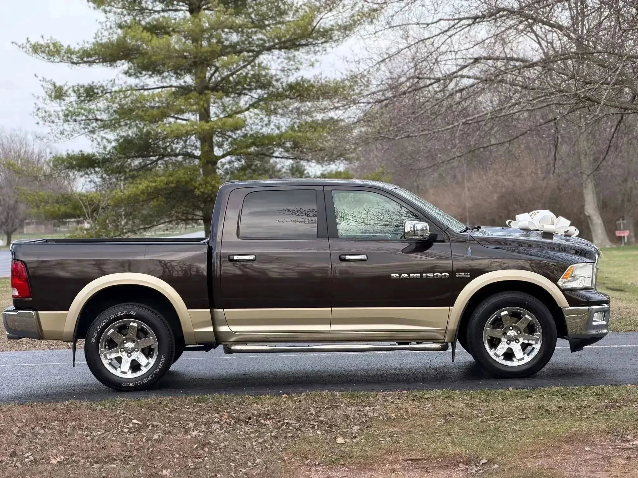 Used 2011 RAM 1500 Laramie AWD/4WD image 7