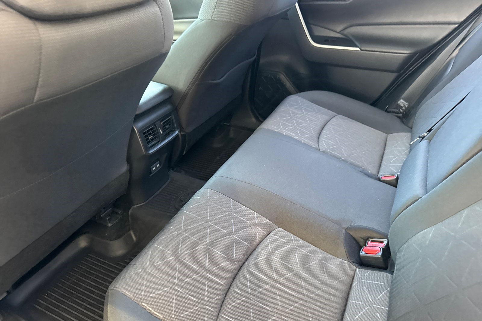 Used 2023 Toyota RAV4 XLE w/ Convenience Package AWD/4WD image 15