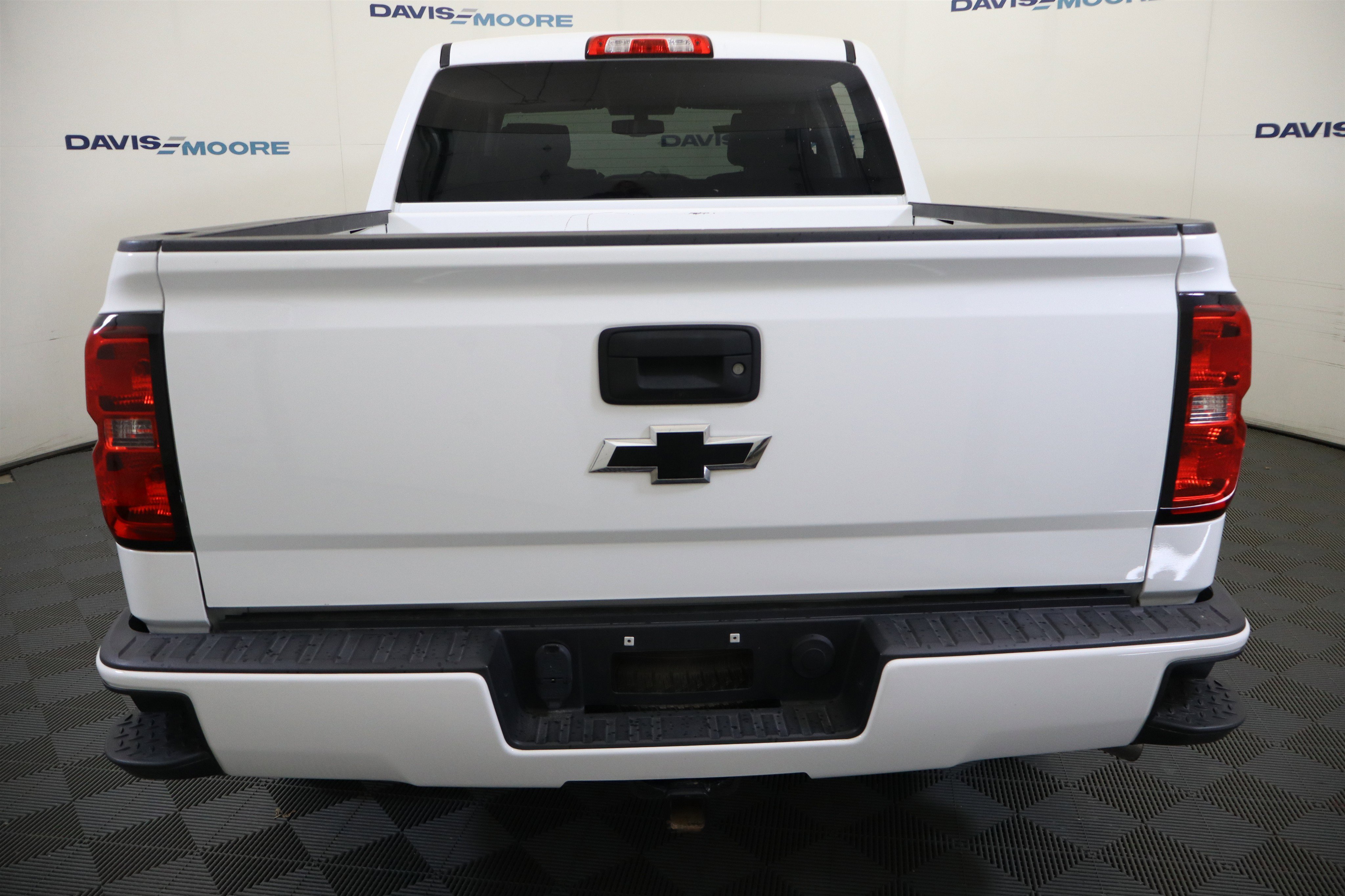 Used 2018 Chevrolet Silverado 1500 Custom w/ LPO, Black Pack AWD/4WD image 8