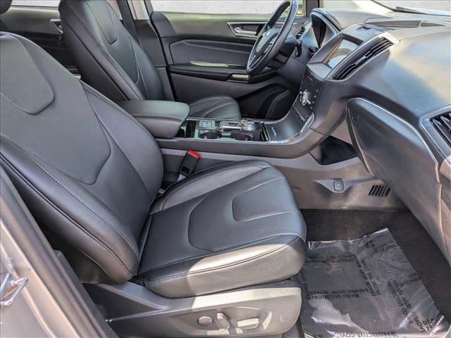 Used 2020 Ford Edge Titanium FWD image 29