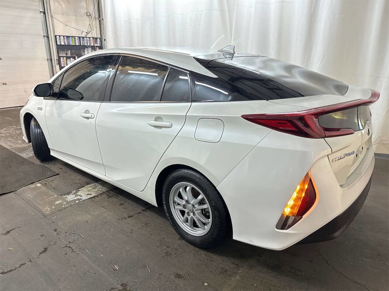 Used 2017 Toyota Prius Prime Plus image 2