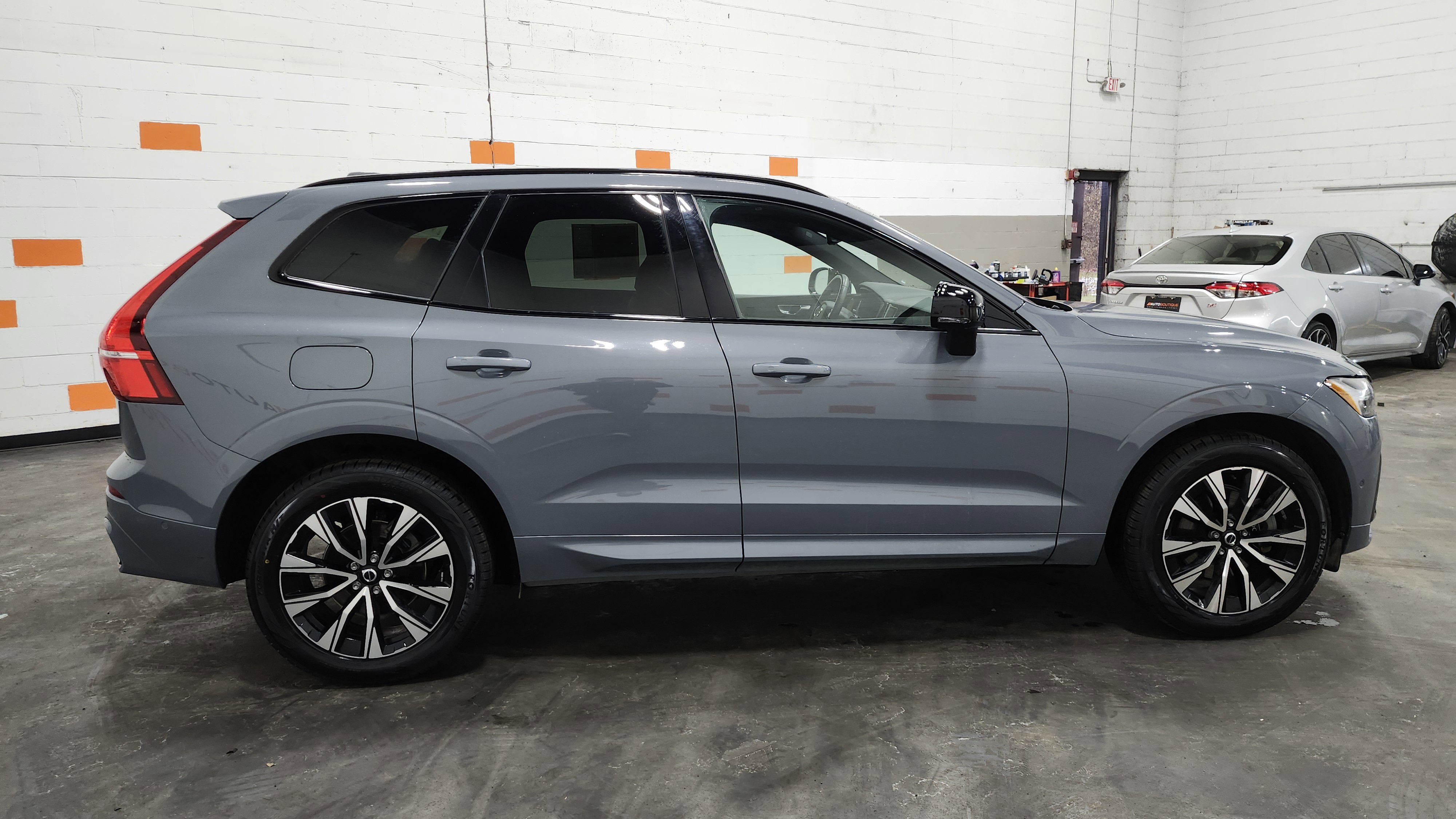 Used 2024 Volvo XC60 B5 Plus image 18