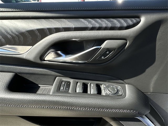 Used 2023 GMC Yukon Denali w/ Denali Reserve Package image 5