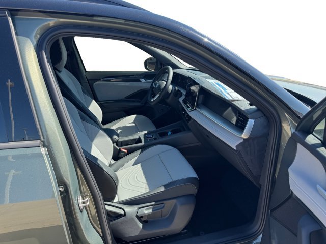 New 2026 Volkswagen Tiguan SE R-Line FWD image 15