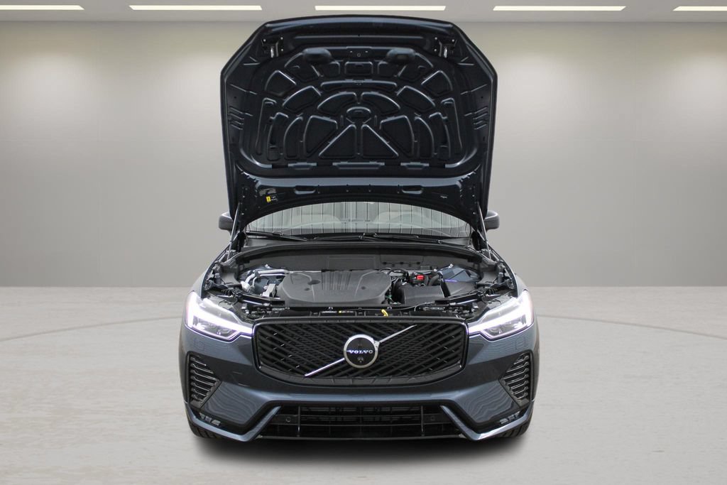 New 2026 Volvo XC60 B5 Plus w/ Protection Package Premier AWD/4WD image 45
