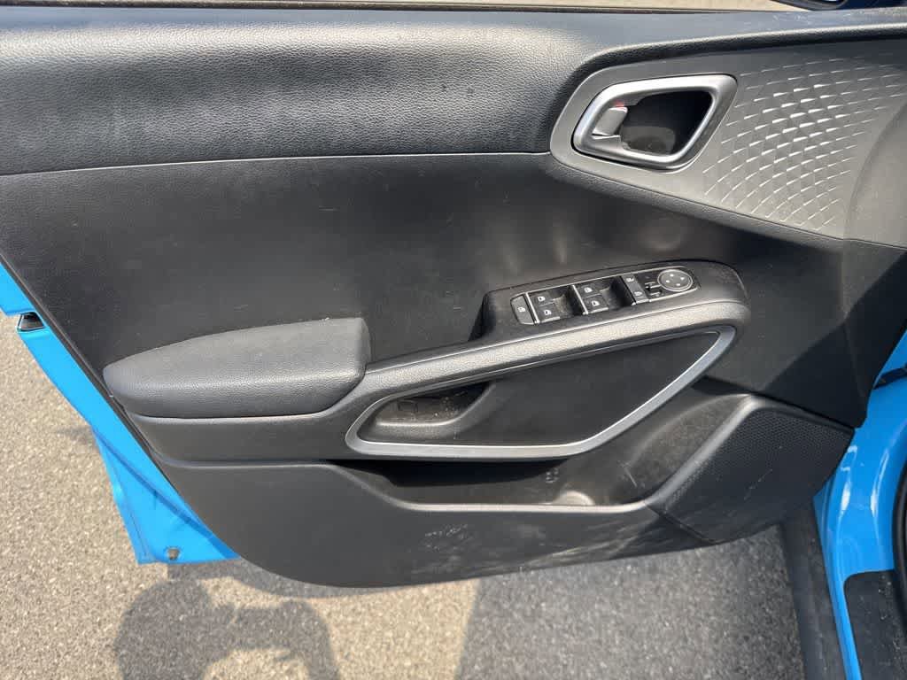 Used 2024 Kia Soul S FWD image 7